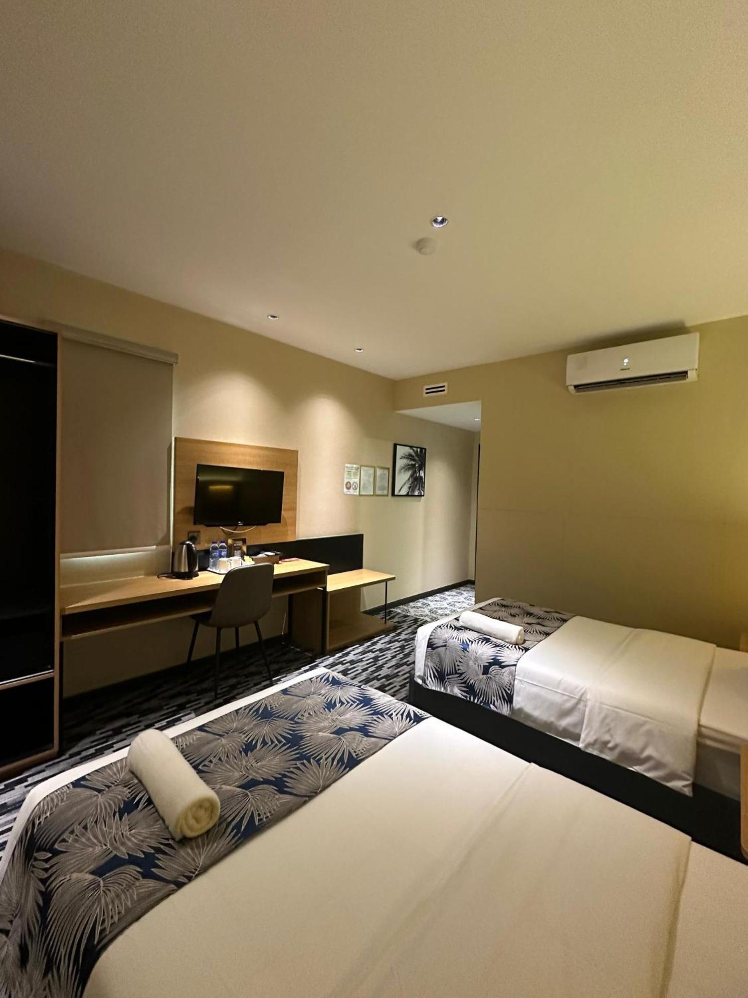 Nb Hotel Johor Bahru Exterior foto