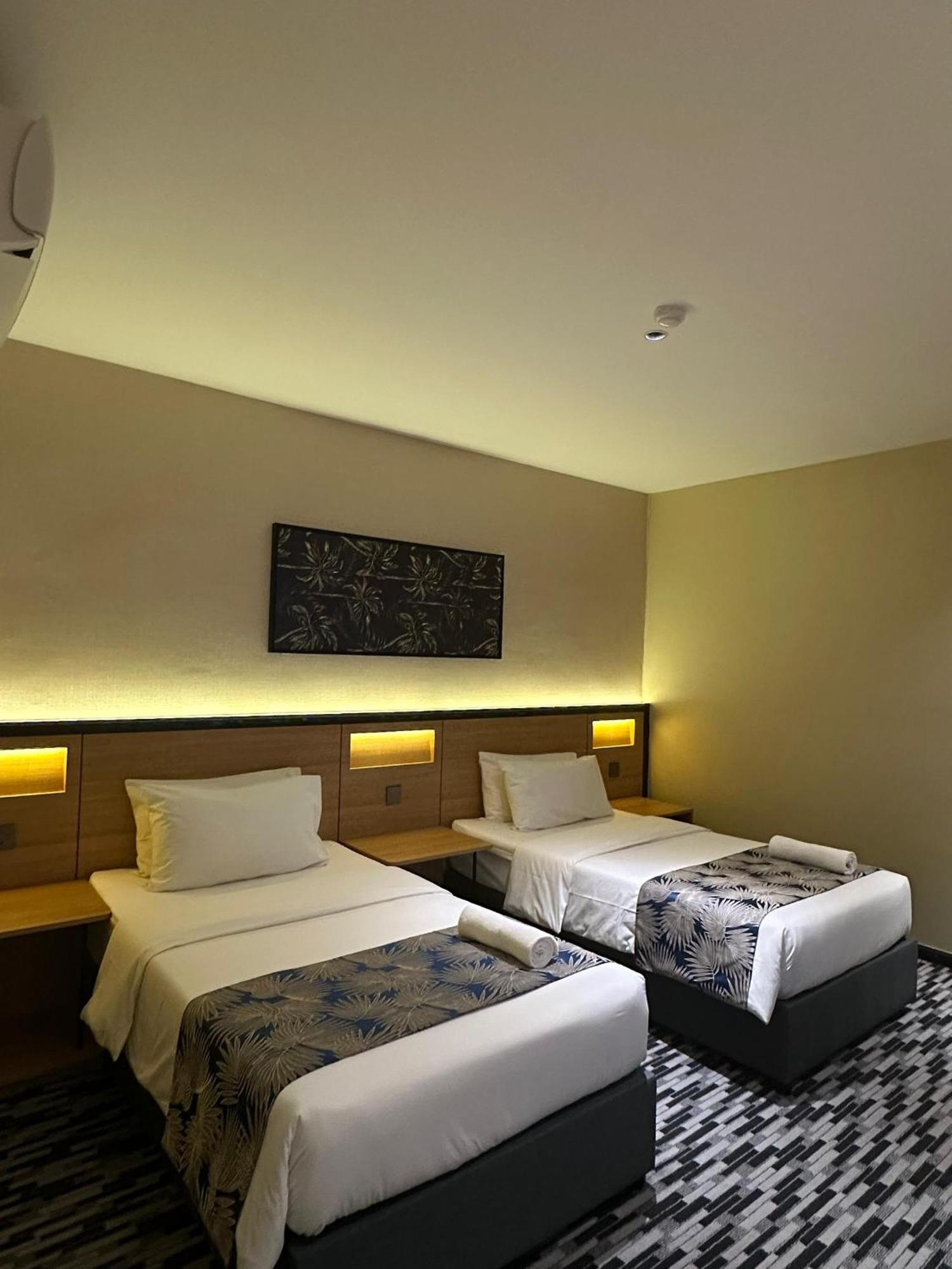 Nb Hotel Johor Bahru Exterior foto