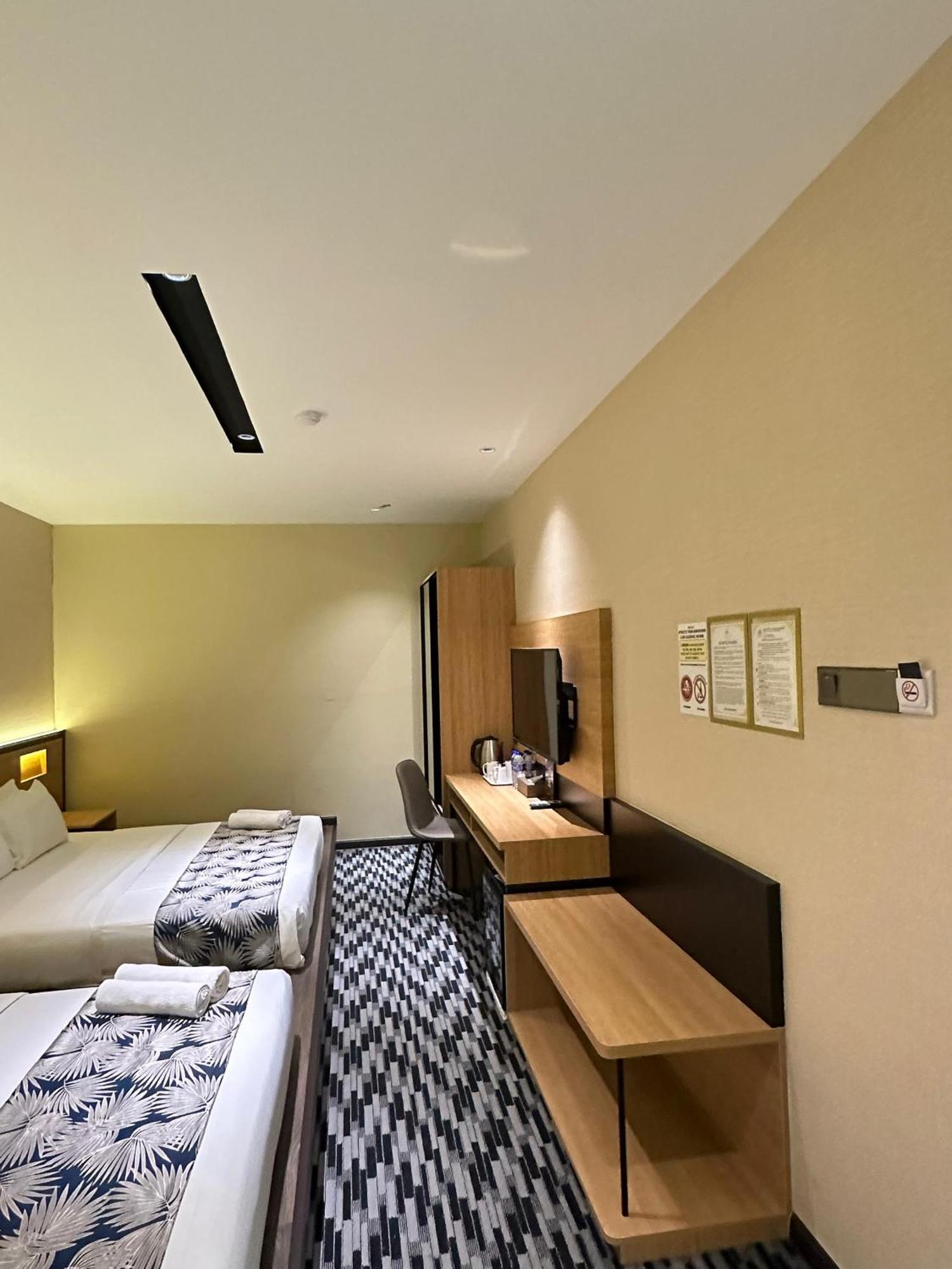 Nb Hotel Johor Bahru Exterior foto